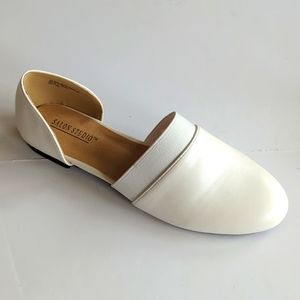 NWT Salon Studio White Slip on D'Orsay  Shoes Size 9